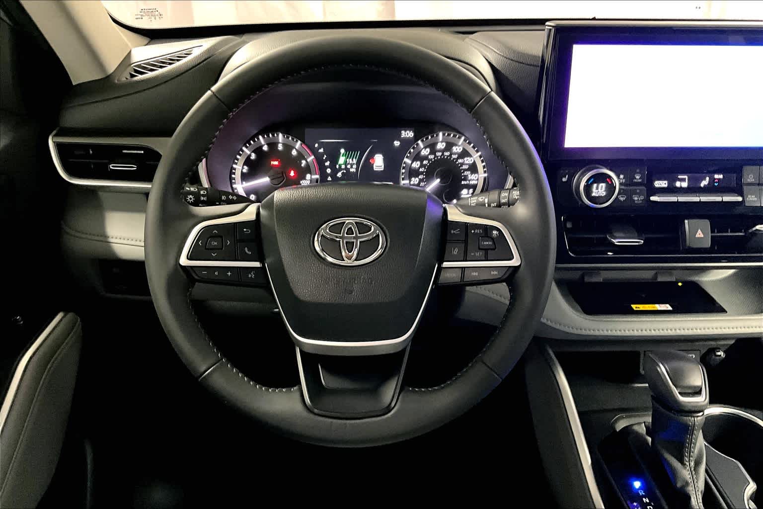 used 2024 Toyota Highlander car, priced at $42,690