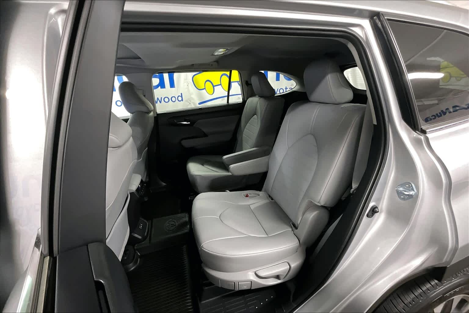 used 2024 Toyota Highlander car, priced at $42,690