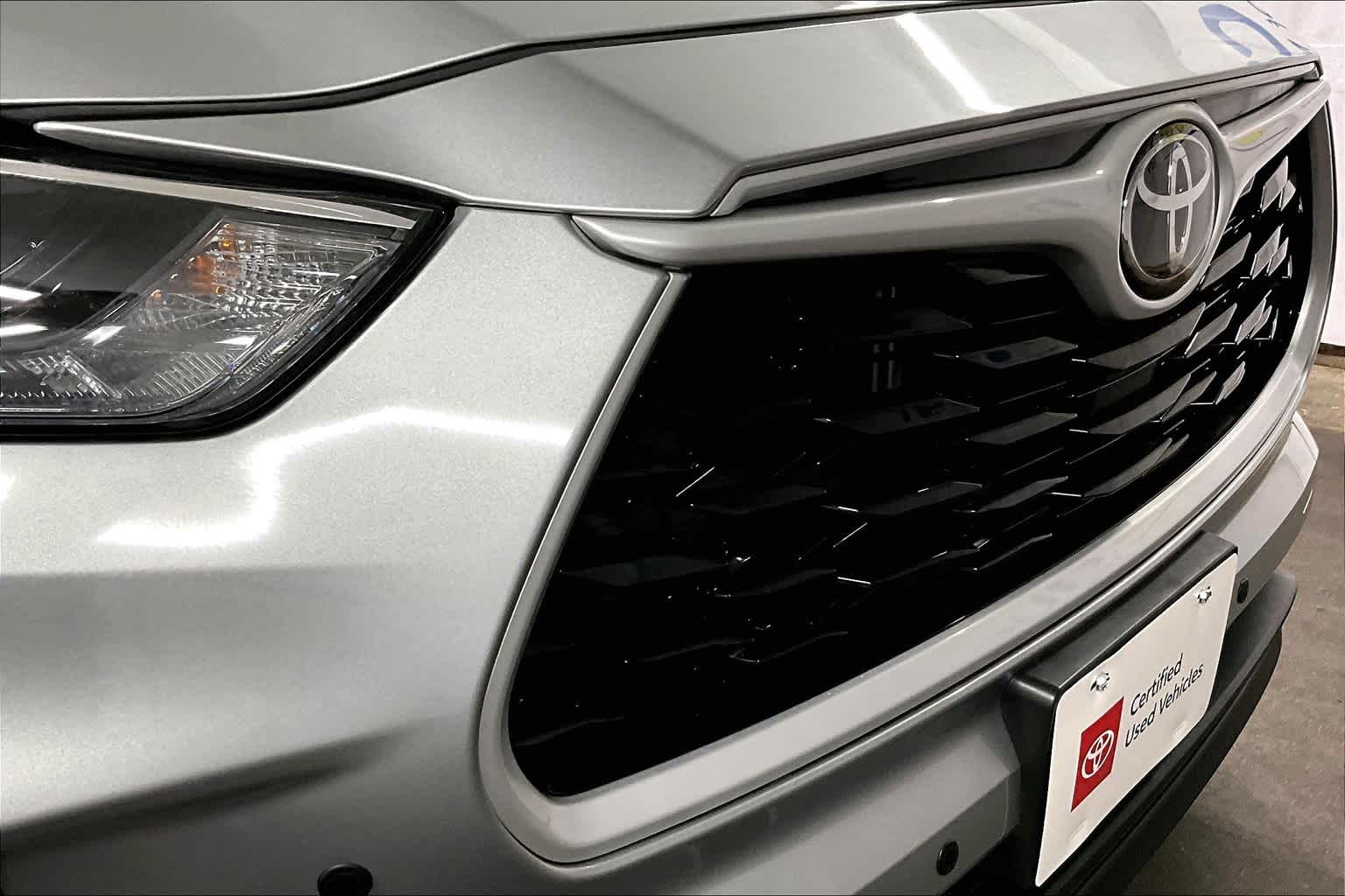 used 2024 Toyota Highlander car, priced at $42,690