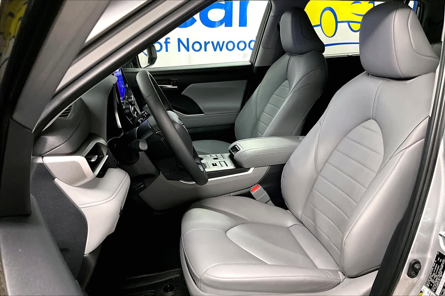 used 2024 Toyota Highlander car, priced at $42,690