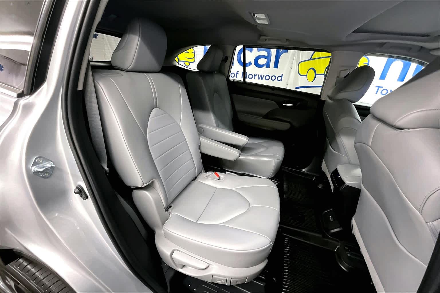used 2024 Toyota Highlander car, priced at $42,690