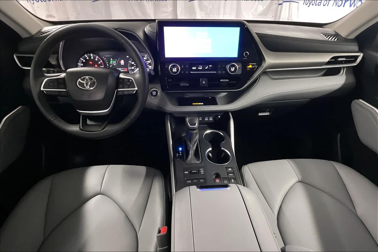 used 2024 Toyota Highlander car, priced at $42,690