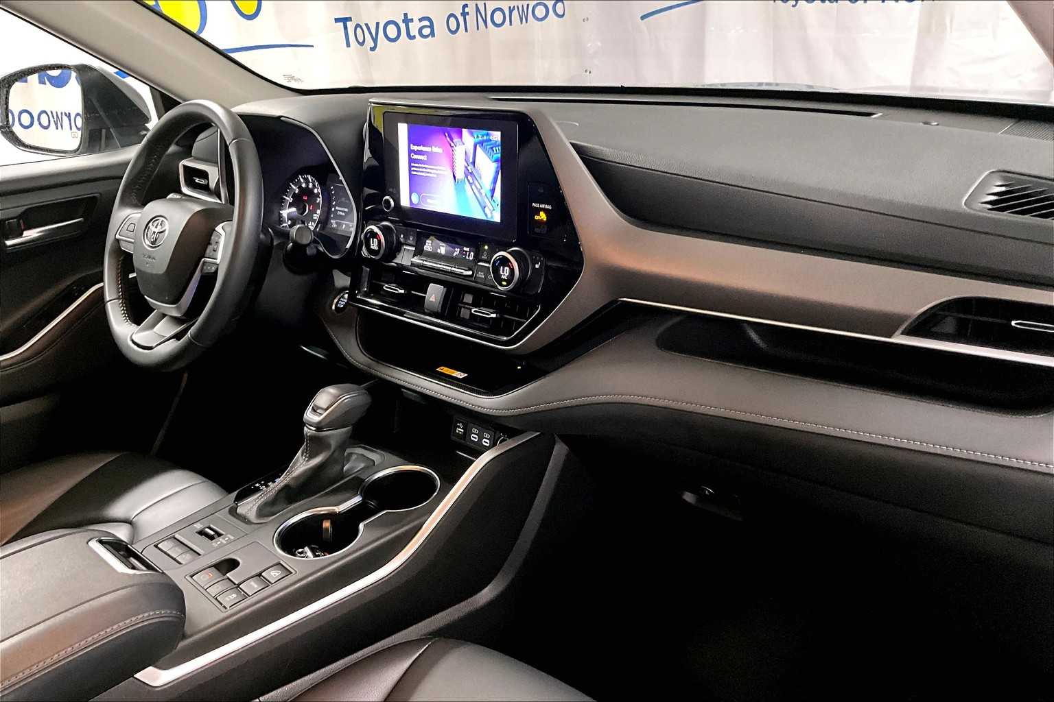 used 2024 Toyota Highlander car, priced at $40,888