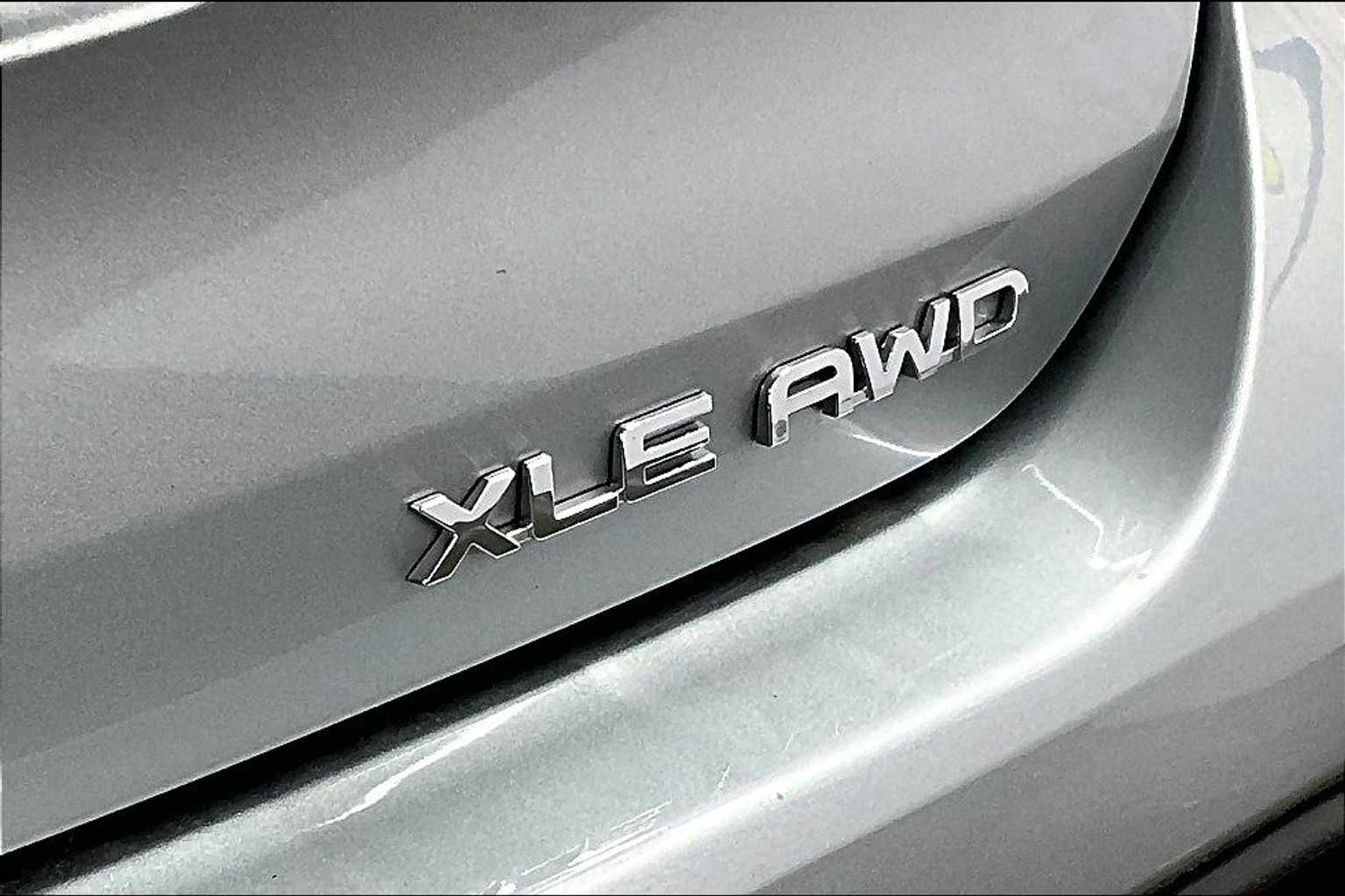 used 2024 Toyota Highlander car, priced at $40,888
