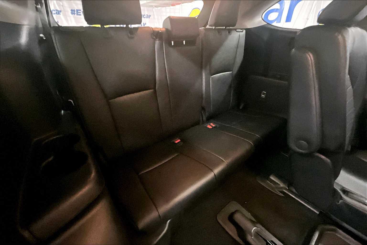 used 2024 Toyota Highlander car, priced at $40,888