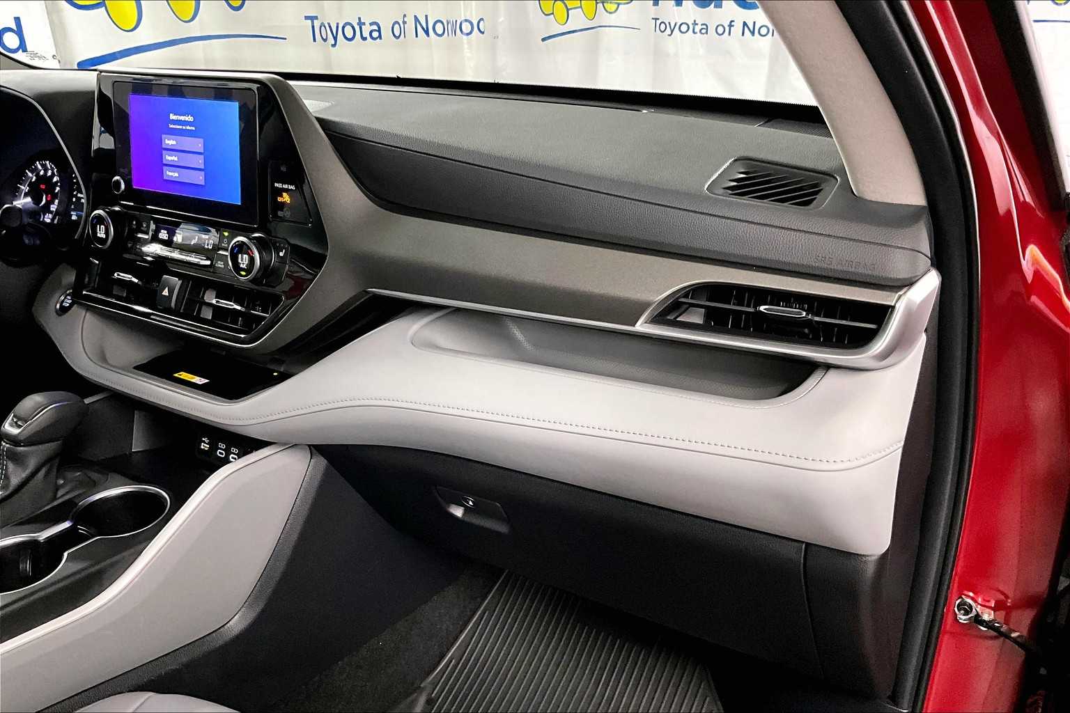 used 2024 Toyota Highlander car, priced at $42,570