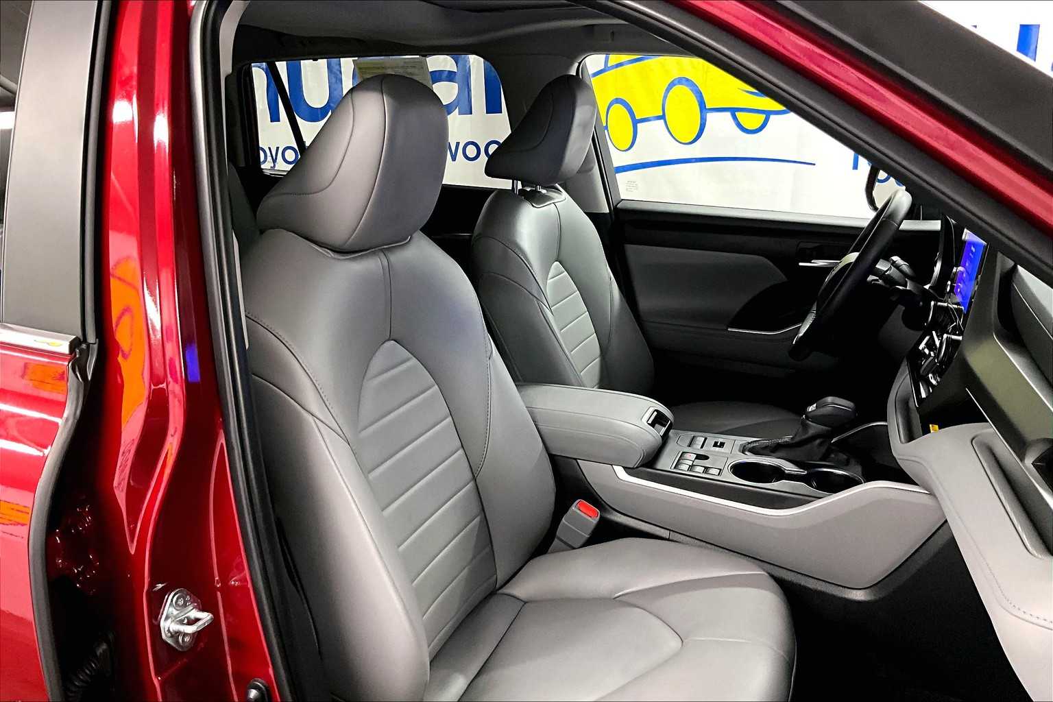 used 2024 Toyota Highlander car, priced at $42,570
