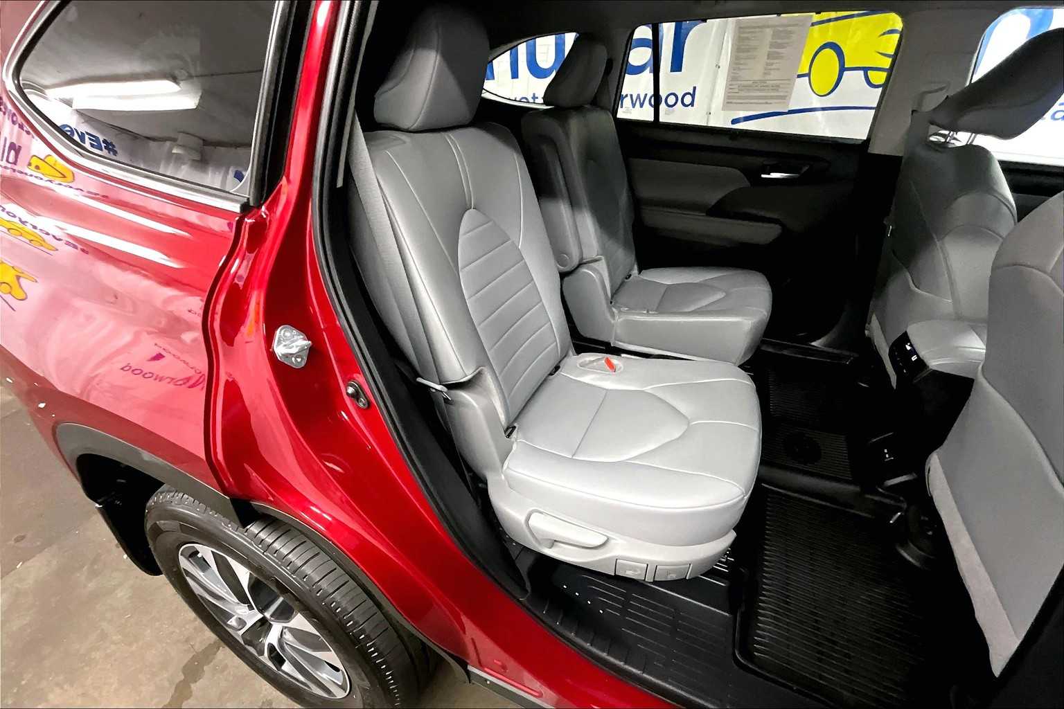 used 2024 Toyota Highlander car, priced at $42,570
