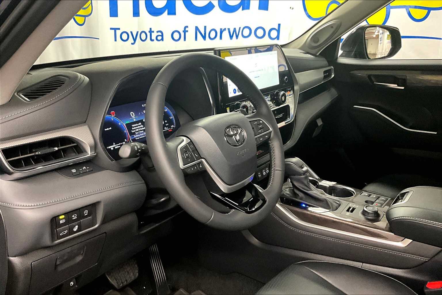 new 2025 Toyota Highlander car, priced at $50,275