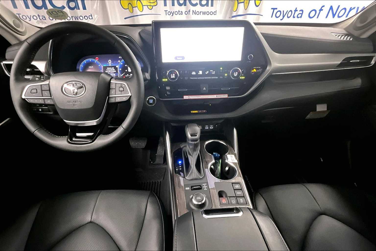 new 2025 Toyota Highlander car, priced at $50,275