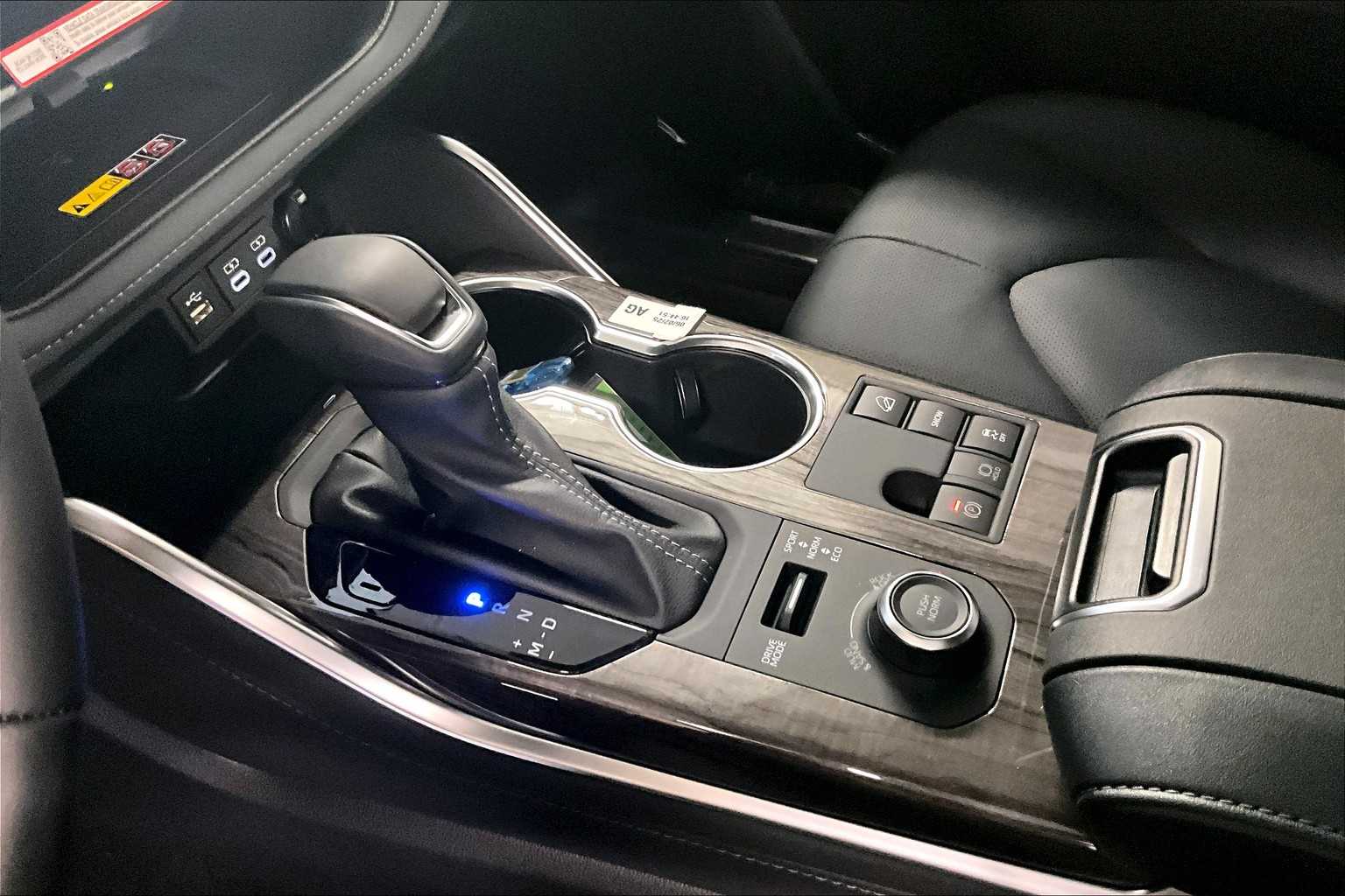 new 2025 Toyota Highlander car, priced at $50,275