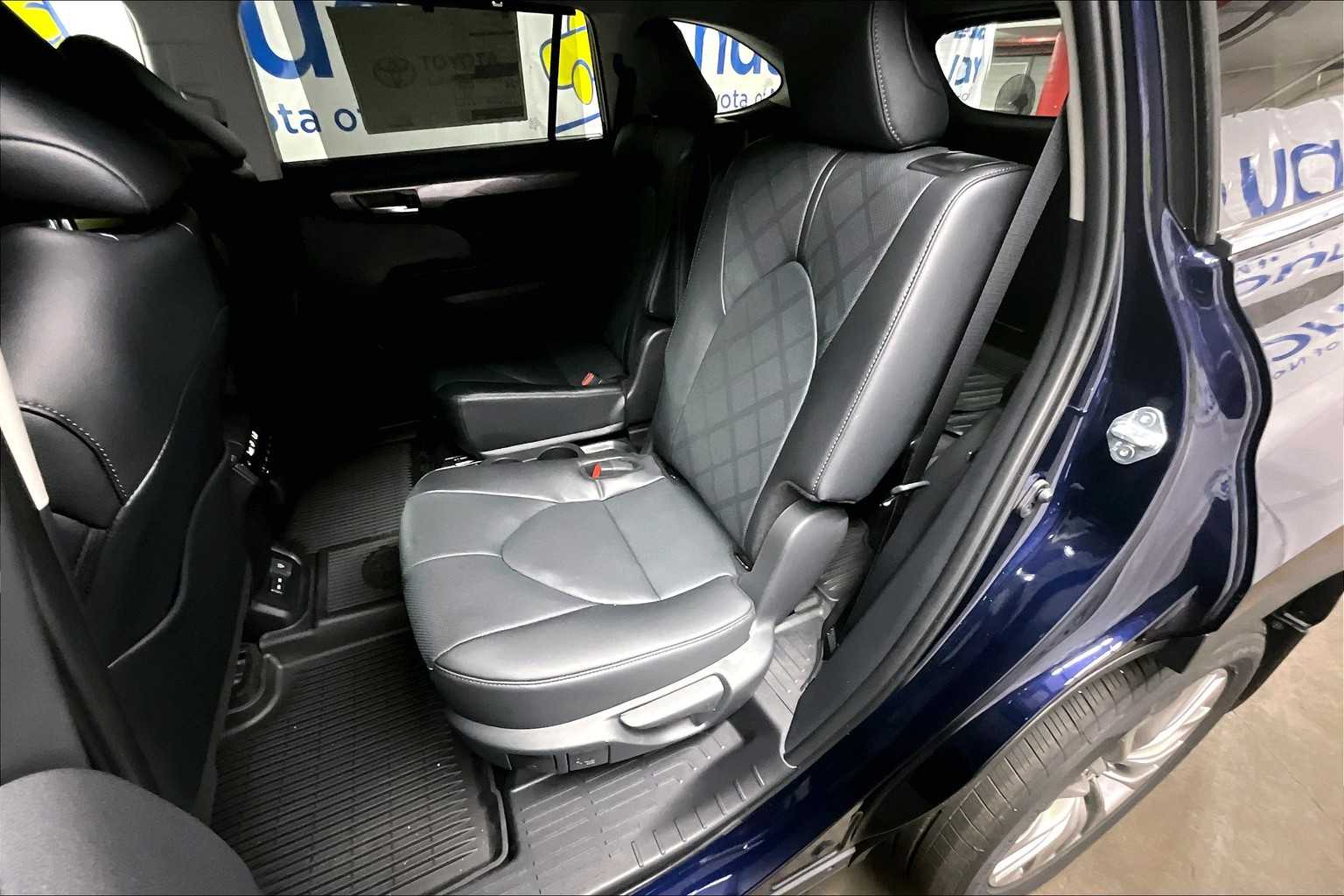new 2025 Toyota Highlander car, priced at $50,275