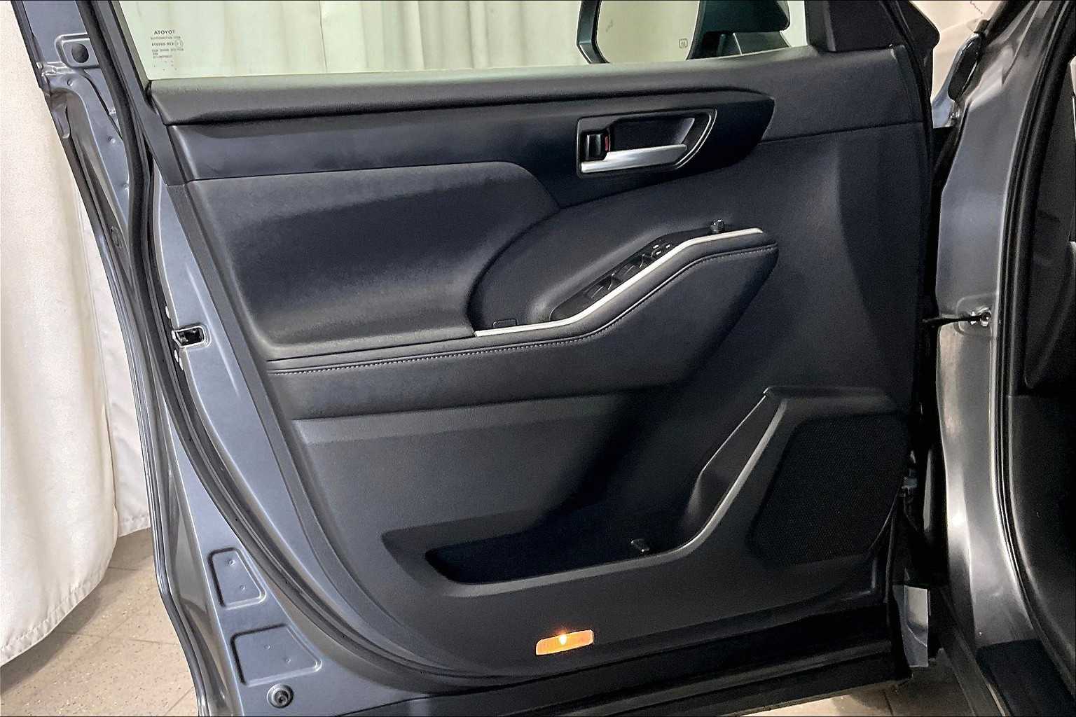 used 2023 Toyota Highlander car, priced at $40,988