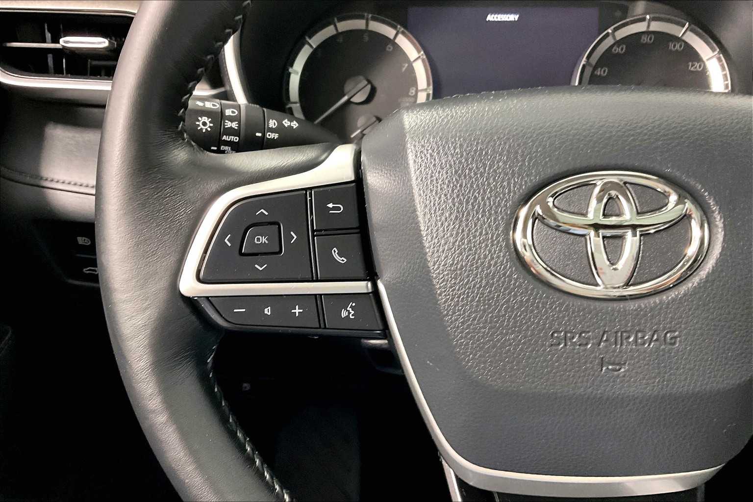 used 2023 Toyota Highlander car, priced at $40,988
