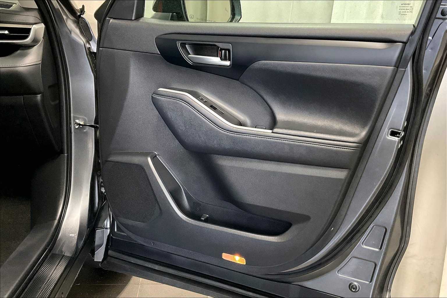 used 2023 Toyota Highlander car, priced at $40,988