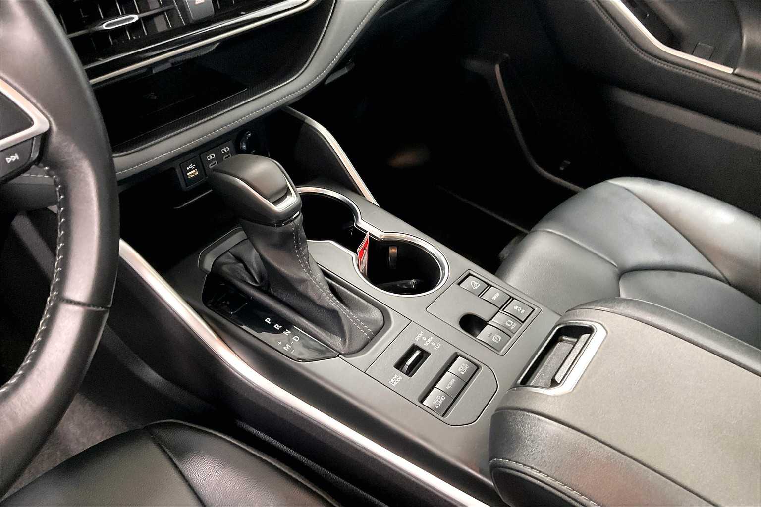 used 2023 Toyota Highlander car, priced at $40,988