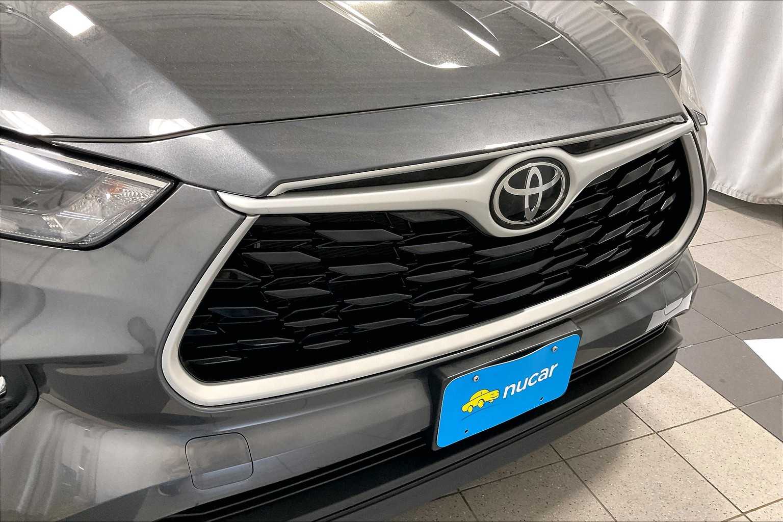used 2023 Toyota Highlander car, priced at $40,988