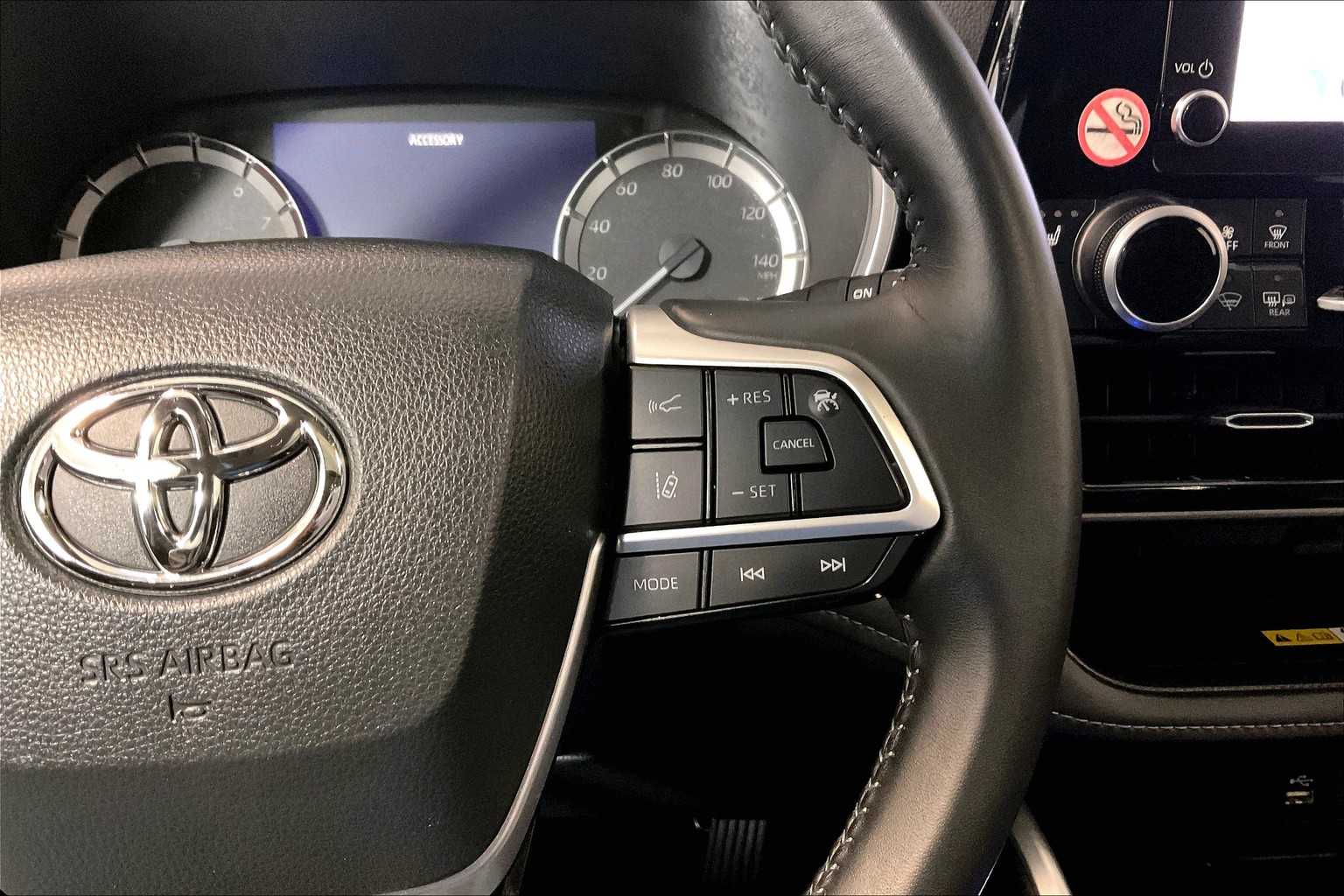 used 2024 Toyota Highlander car, priced at $42,488