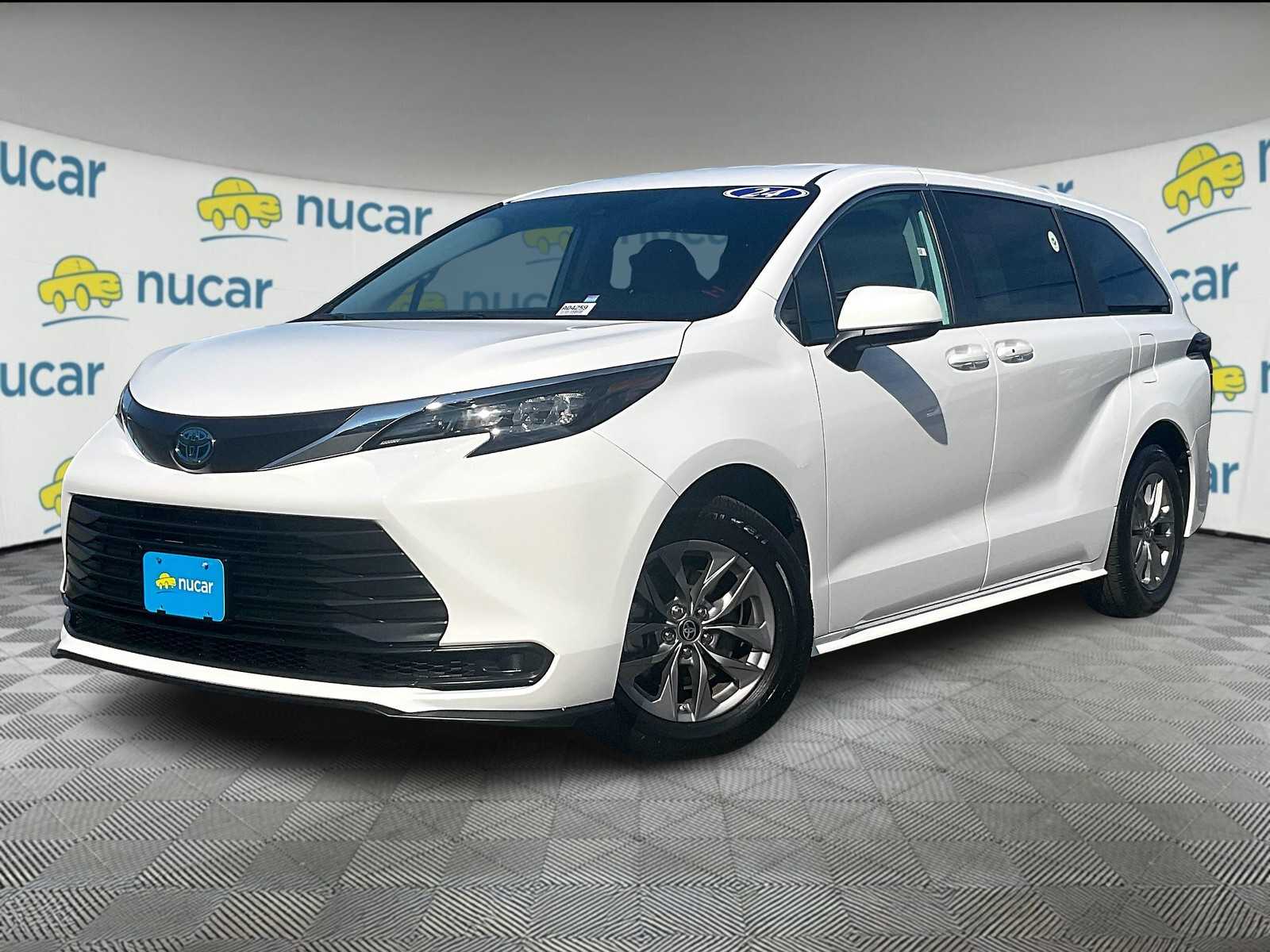 used 2024 Toyota Sienna car, priced at $39,771