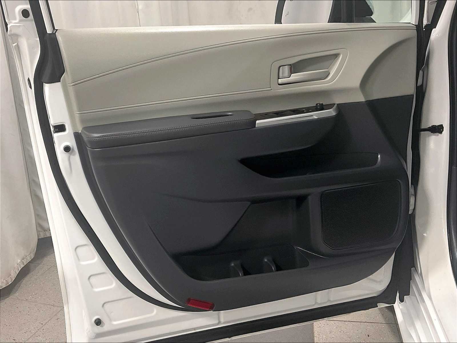 used 2024 Toyota Sienna car, priced at $39,771