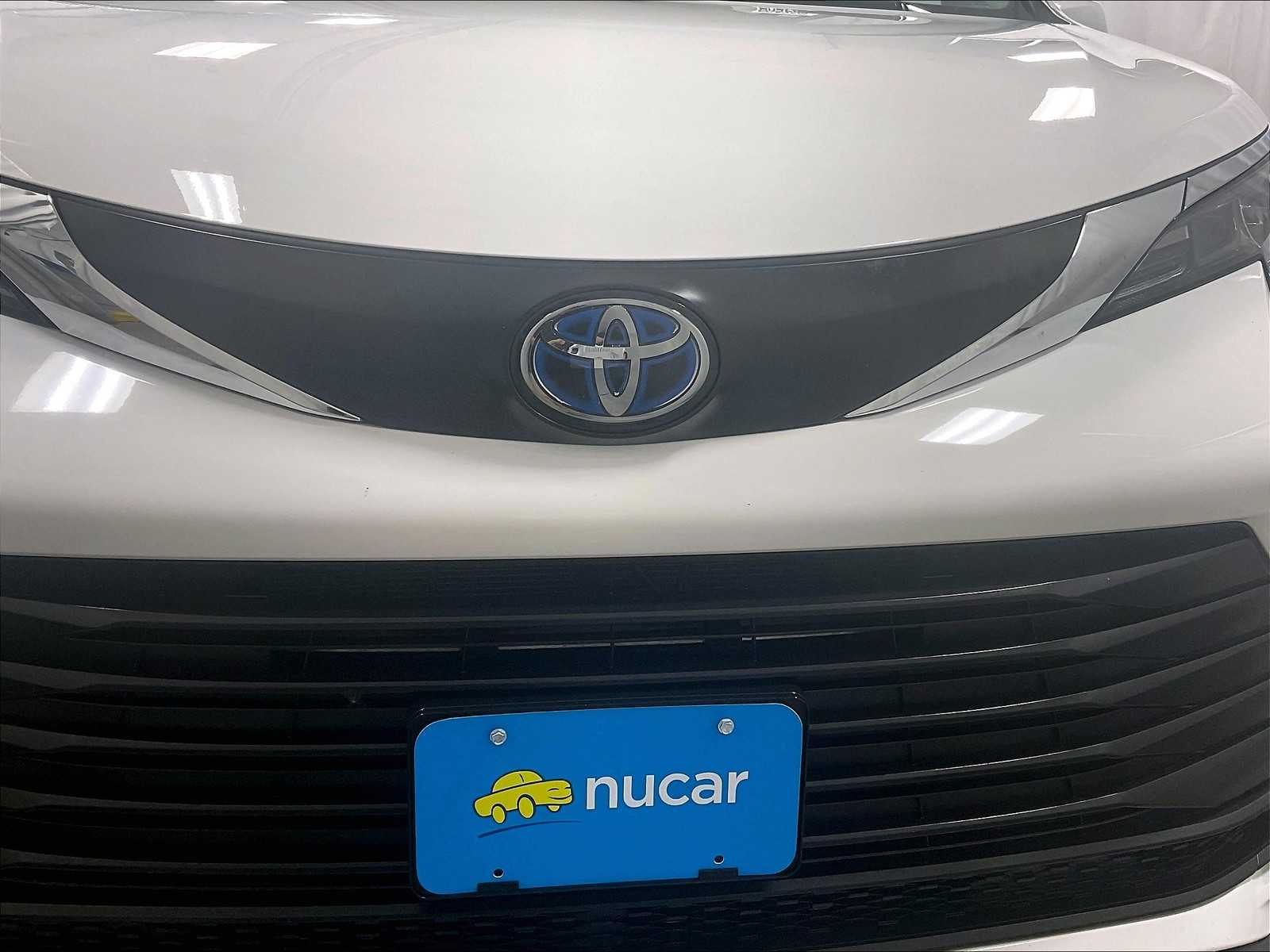 used 2024 Toyota Sienna car, priced at $39,771