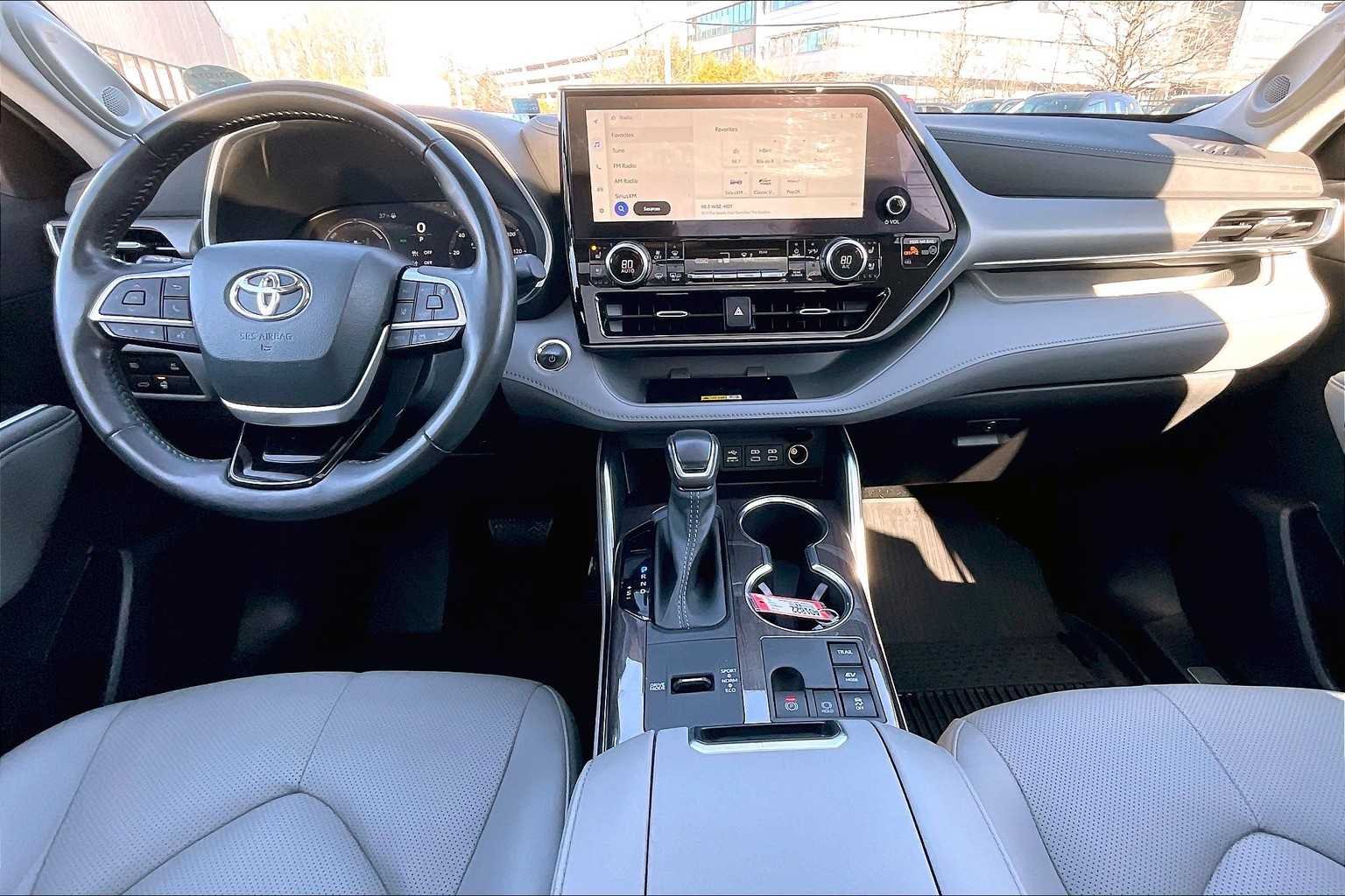 used 2023 Toyota Highlander car, priced at $49,677