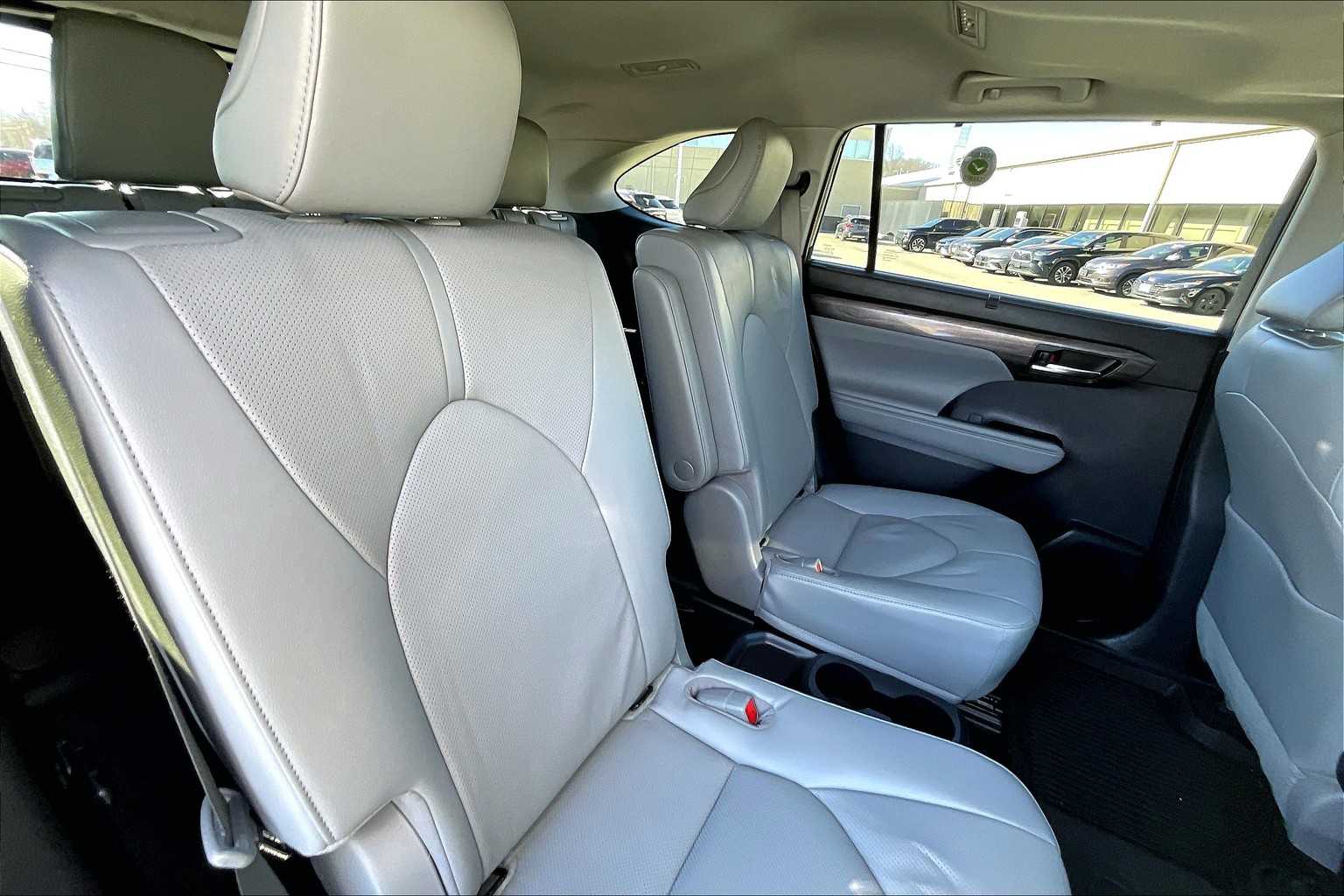 used 2023 Toyota Highlander car, priced at $49,677