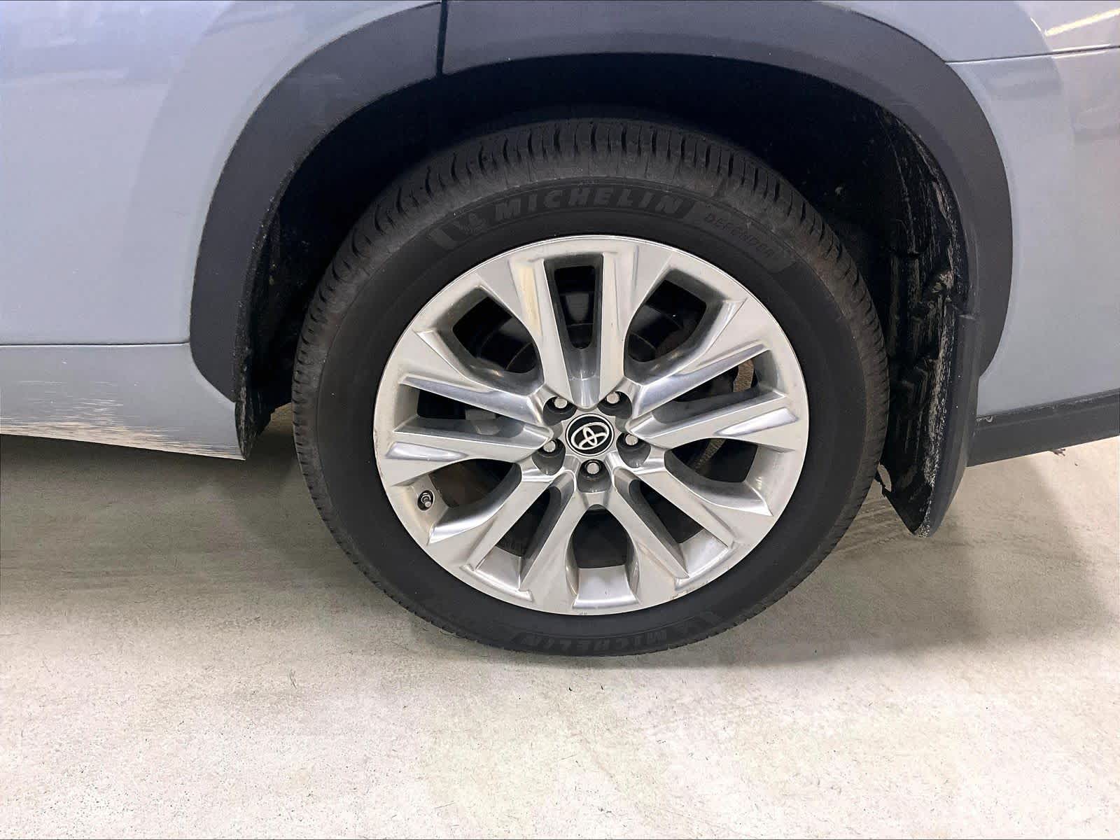 used 2021 Toyota Highlander car, priced at $36,023