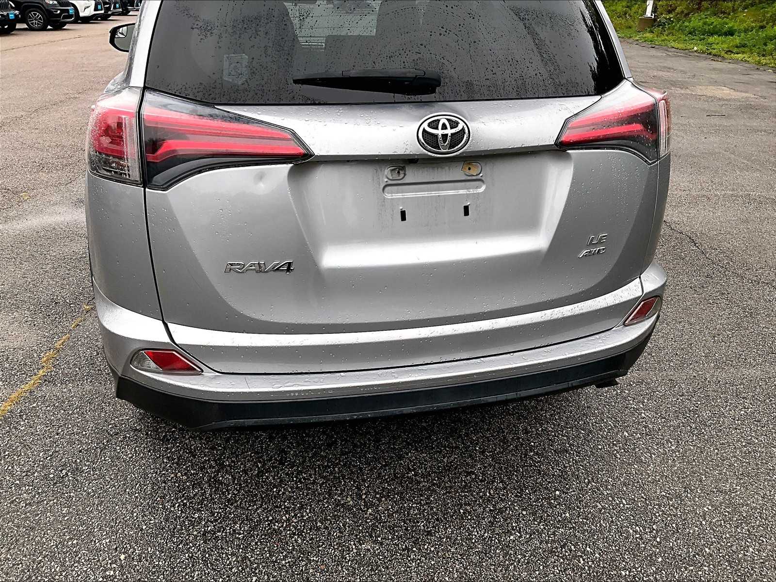 used 2018 Toyota RAV4 car, priced at $19,274