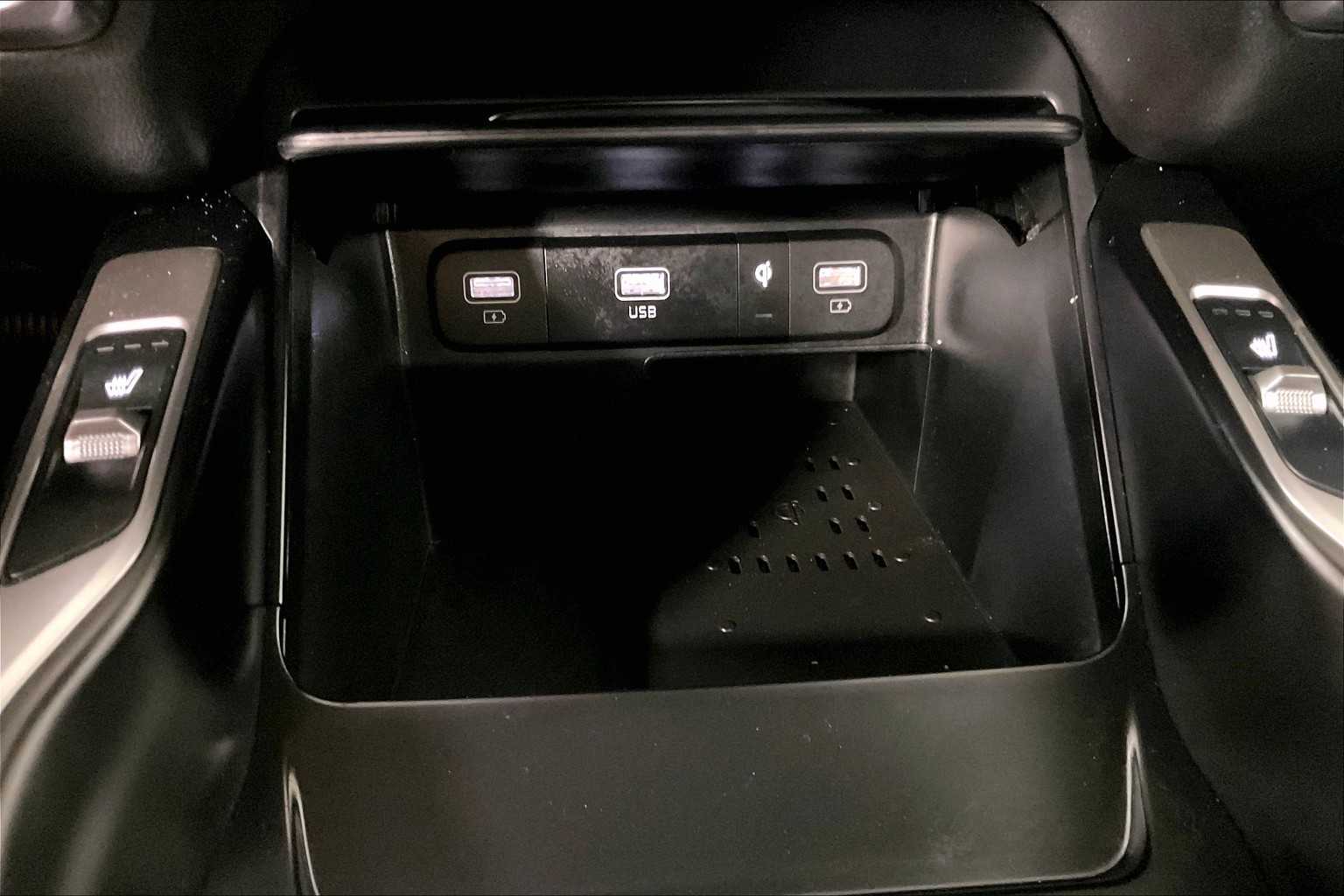 used 2023 Kia Sorento Hybrid car, priced at $33,272