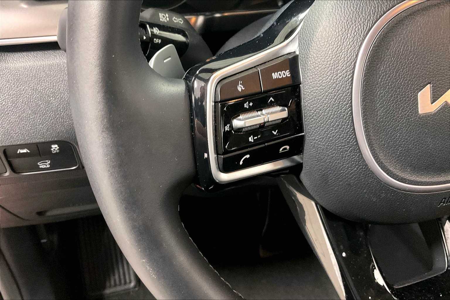 used 2023 Kia Sorento Hybrid car, priced at $33,272