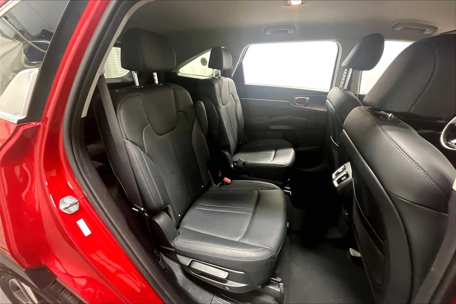 used 2023 Kia Sorento Hybrid car, priced at $33,272