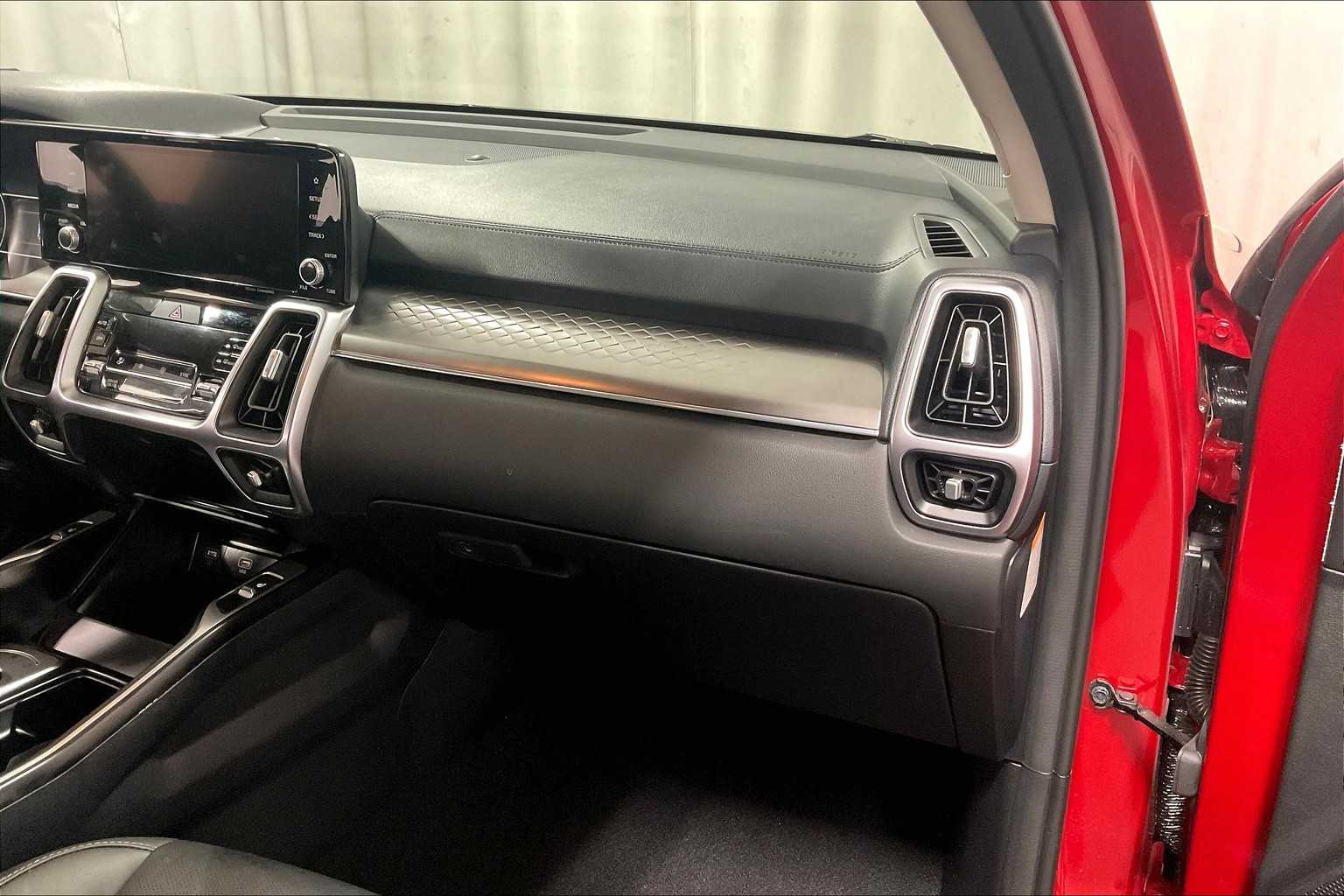 used 2023 Kia Sorento Hybrid car, priced at $33,272