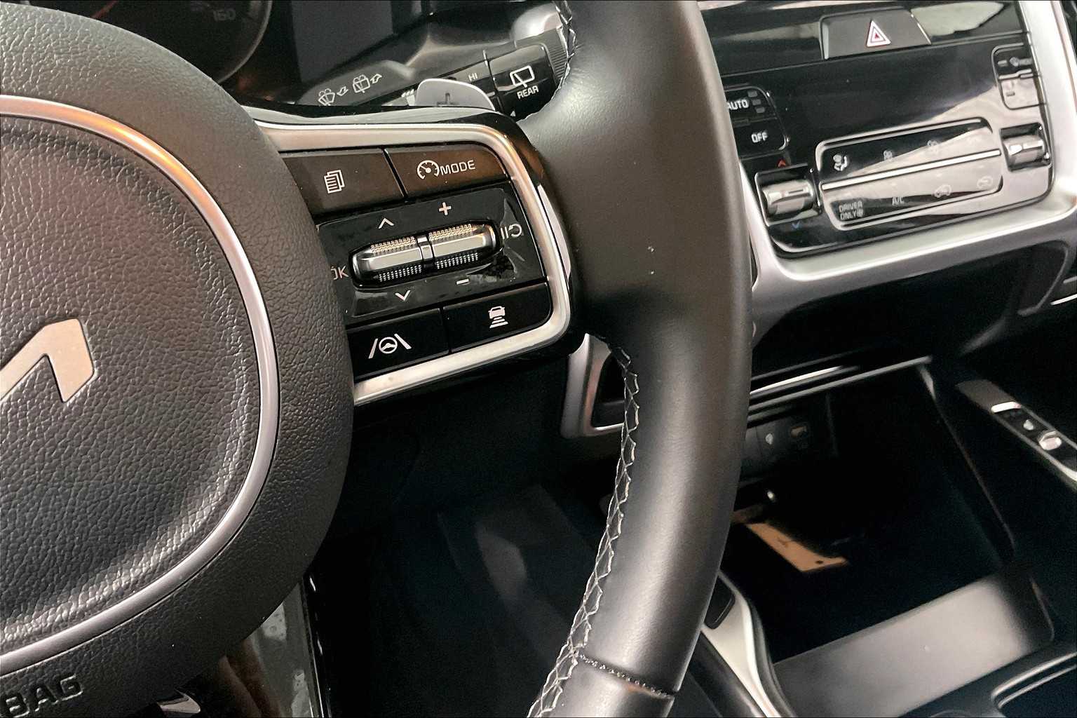 used 2023 Kia Sorento Hybrid car, priced at $33,272