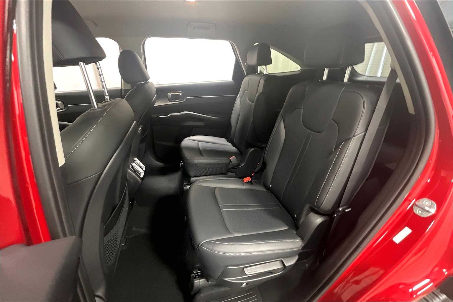used 2023 Kia Sorento Hybrid car, priced at $33,272