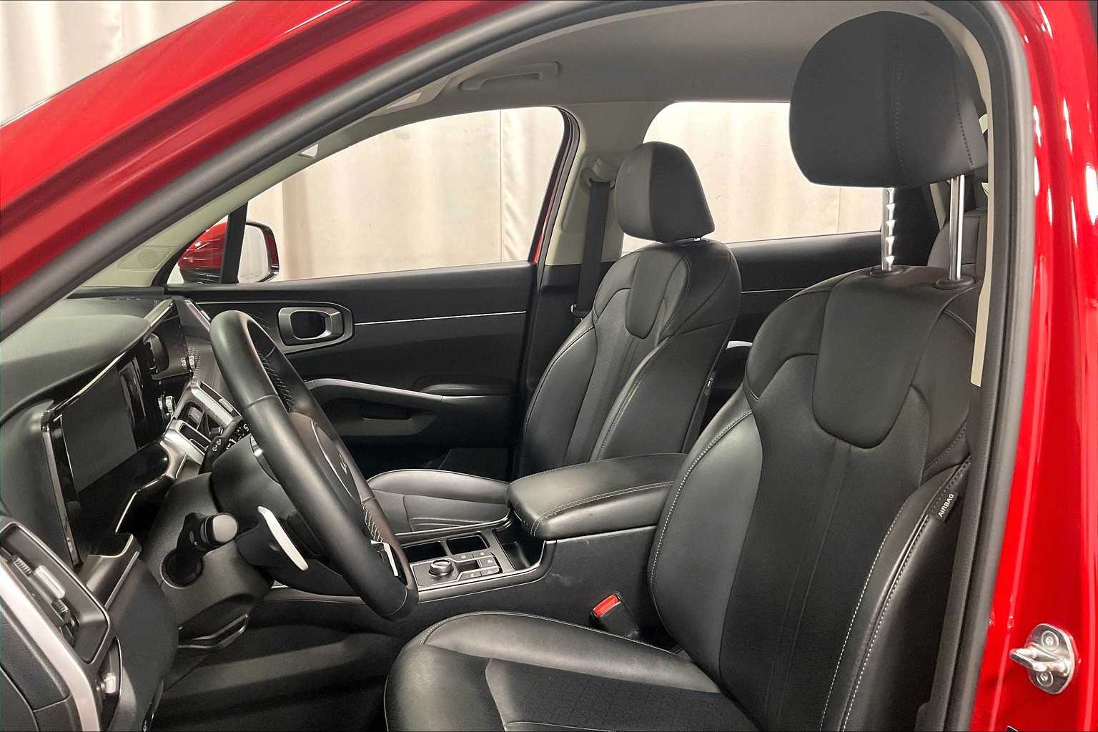 used 2023 Kia Sorento Hybrid car, priced at $33,272