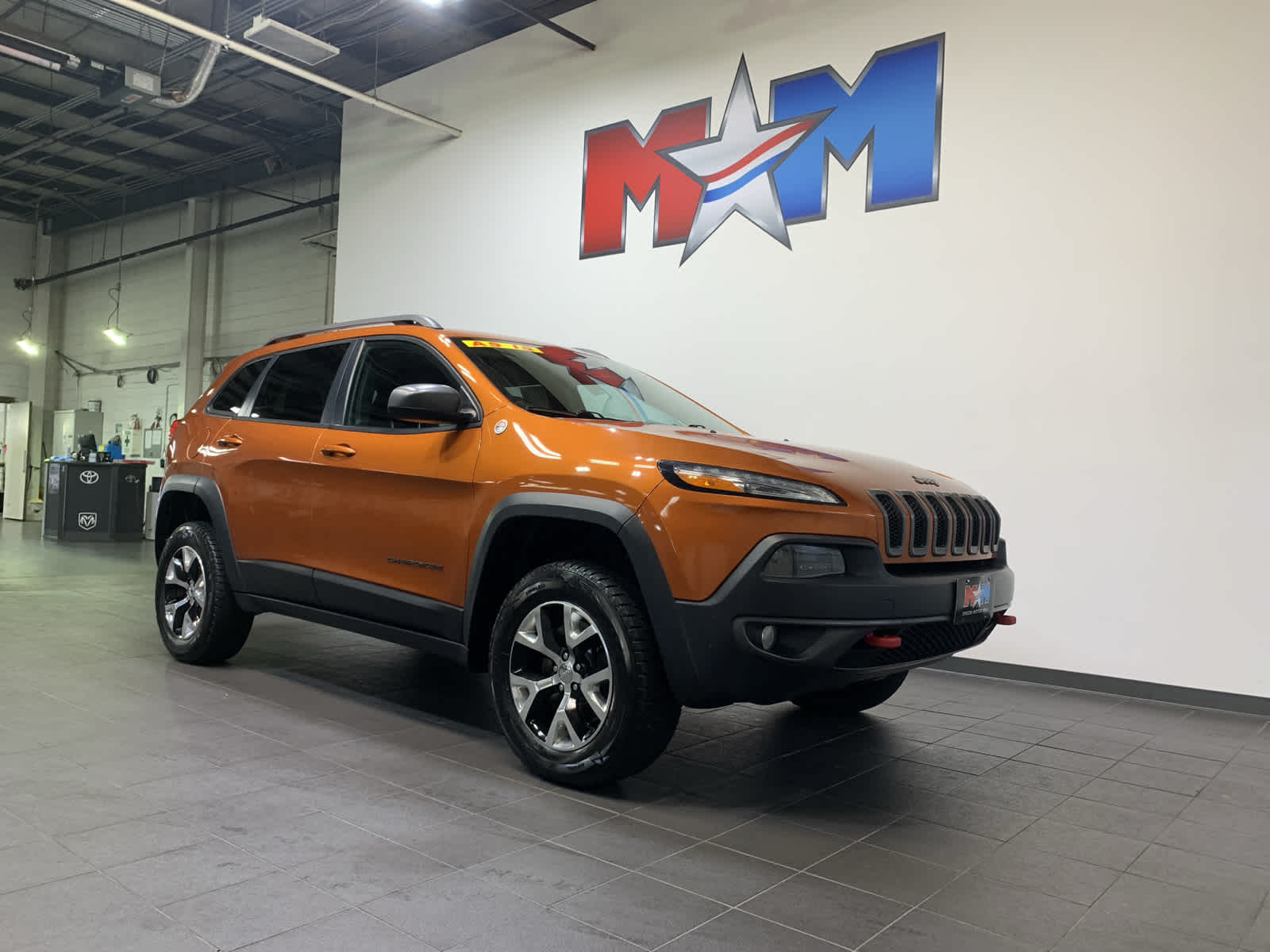 used 2015 Jeep Cherokee car, priced at $15,985