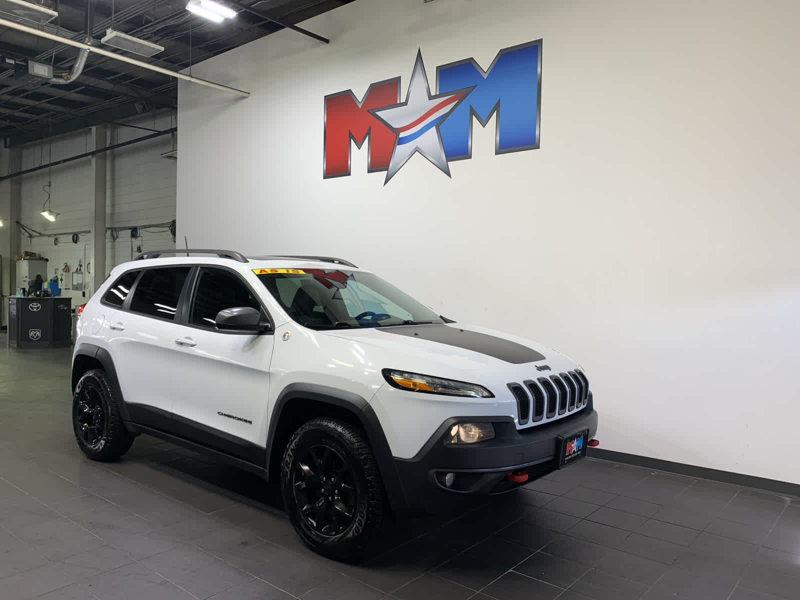 used 2016 Jeep Cherokee car, priced at $18,489