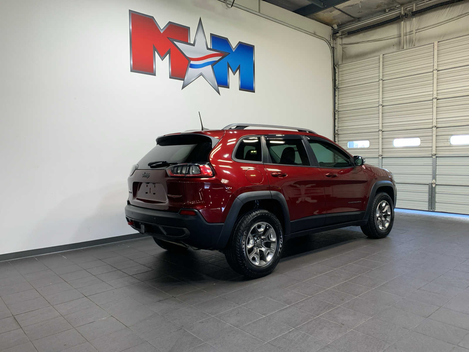 used 2019 Jeep Cherokee car, priced at $25,989