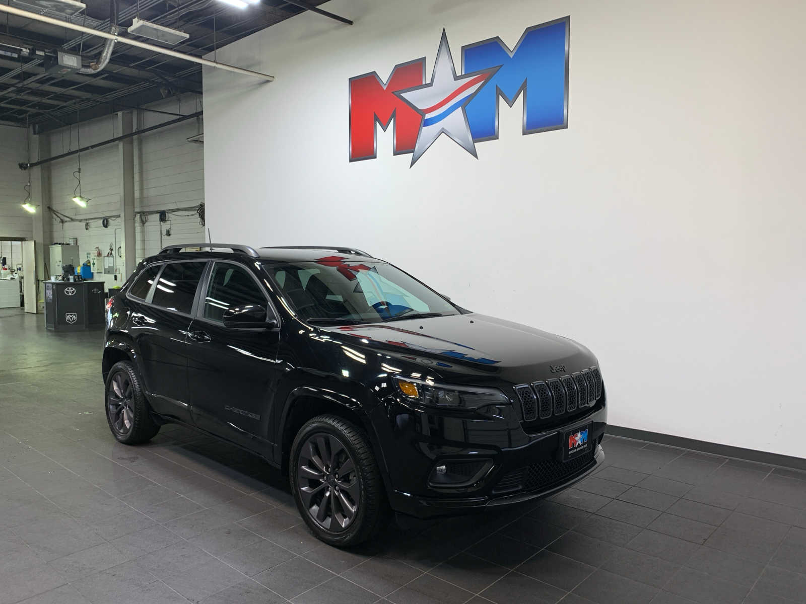 used 2020 Jeep Cherokee car, priced at $27,487