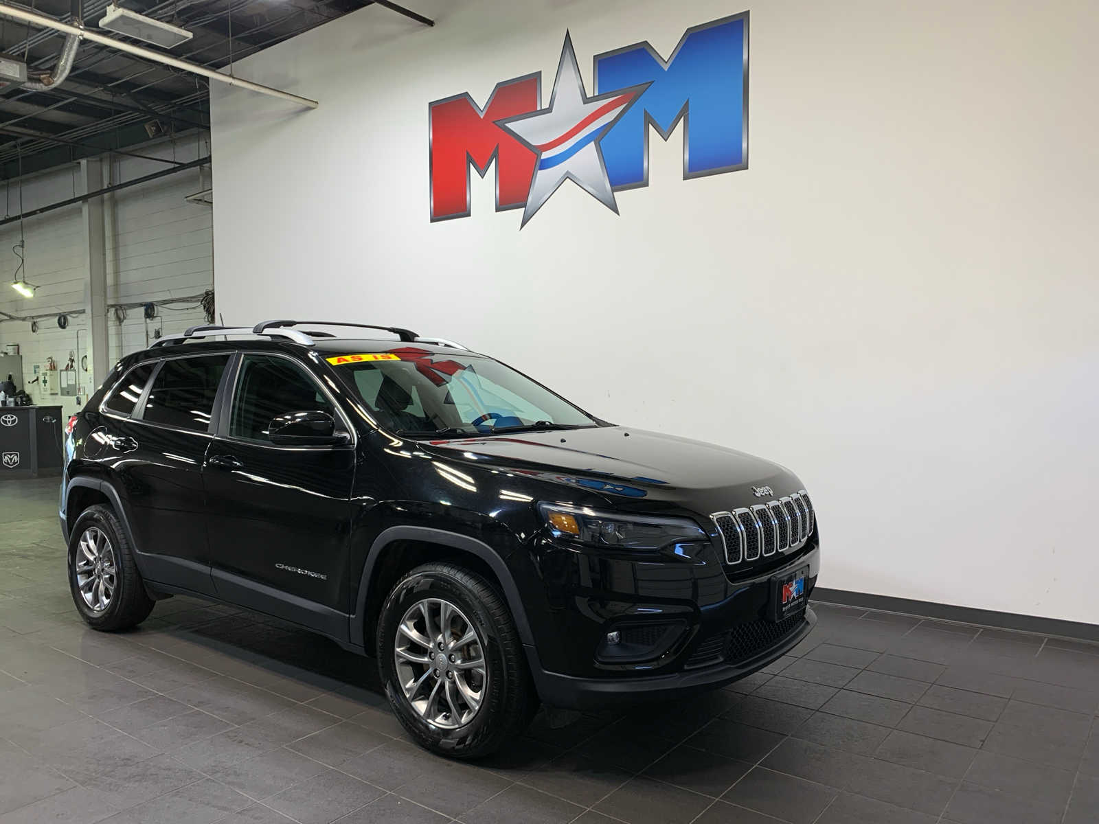 used 2019 Jeep Cherokee car, priced at $19,589