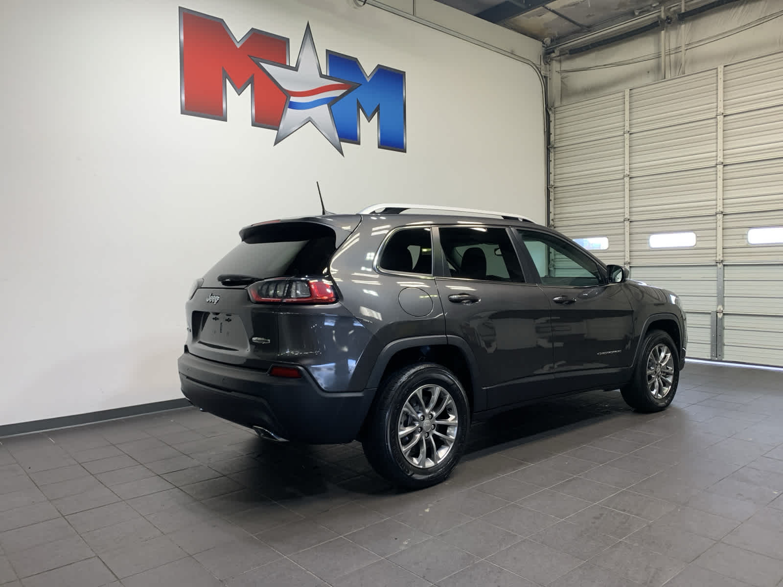 used 2021 Jeep Cherokee car, priced at $25,985