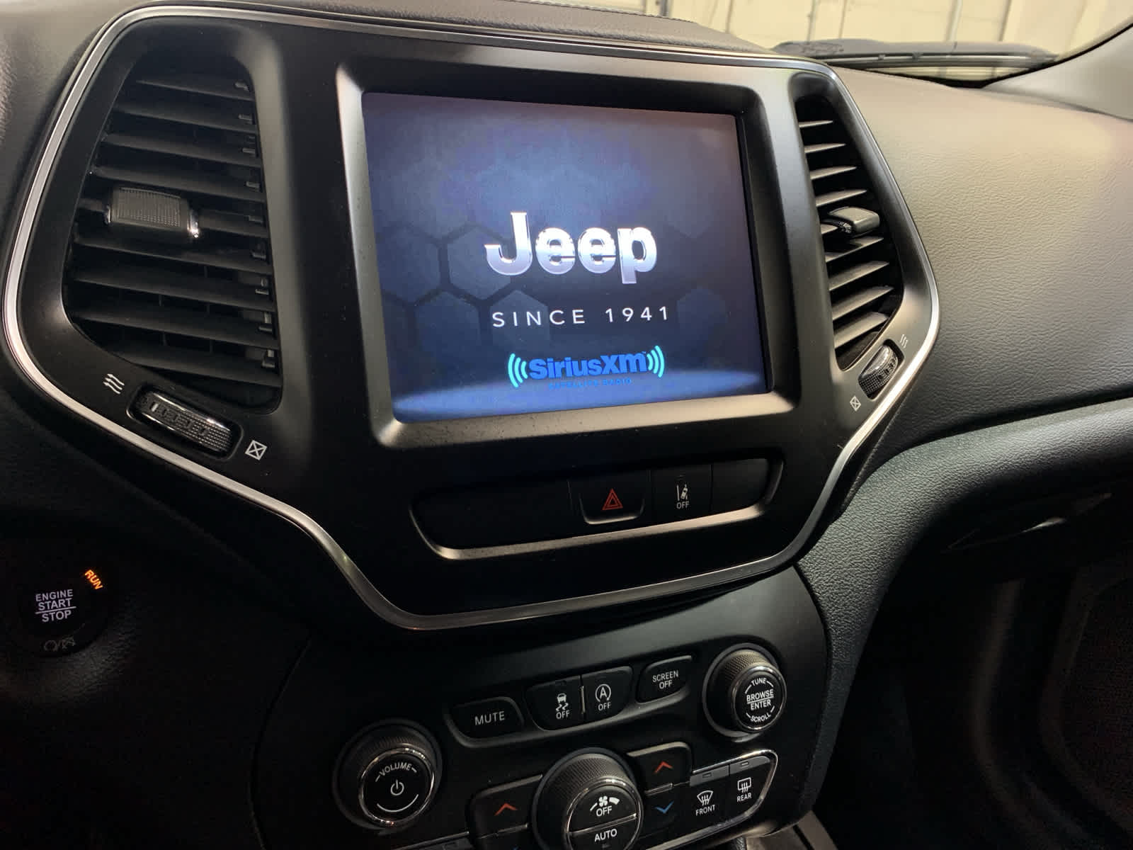 used 2022 Jeep Cherokee car, priced at $28,988