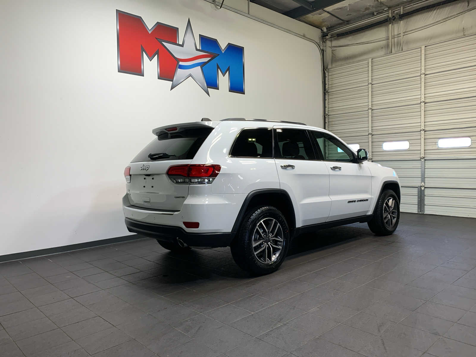 used 2021 Jeep Grand Cherokee car, priced at $34,489