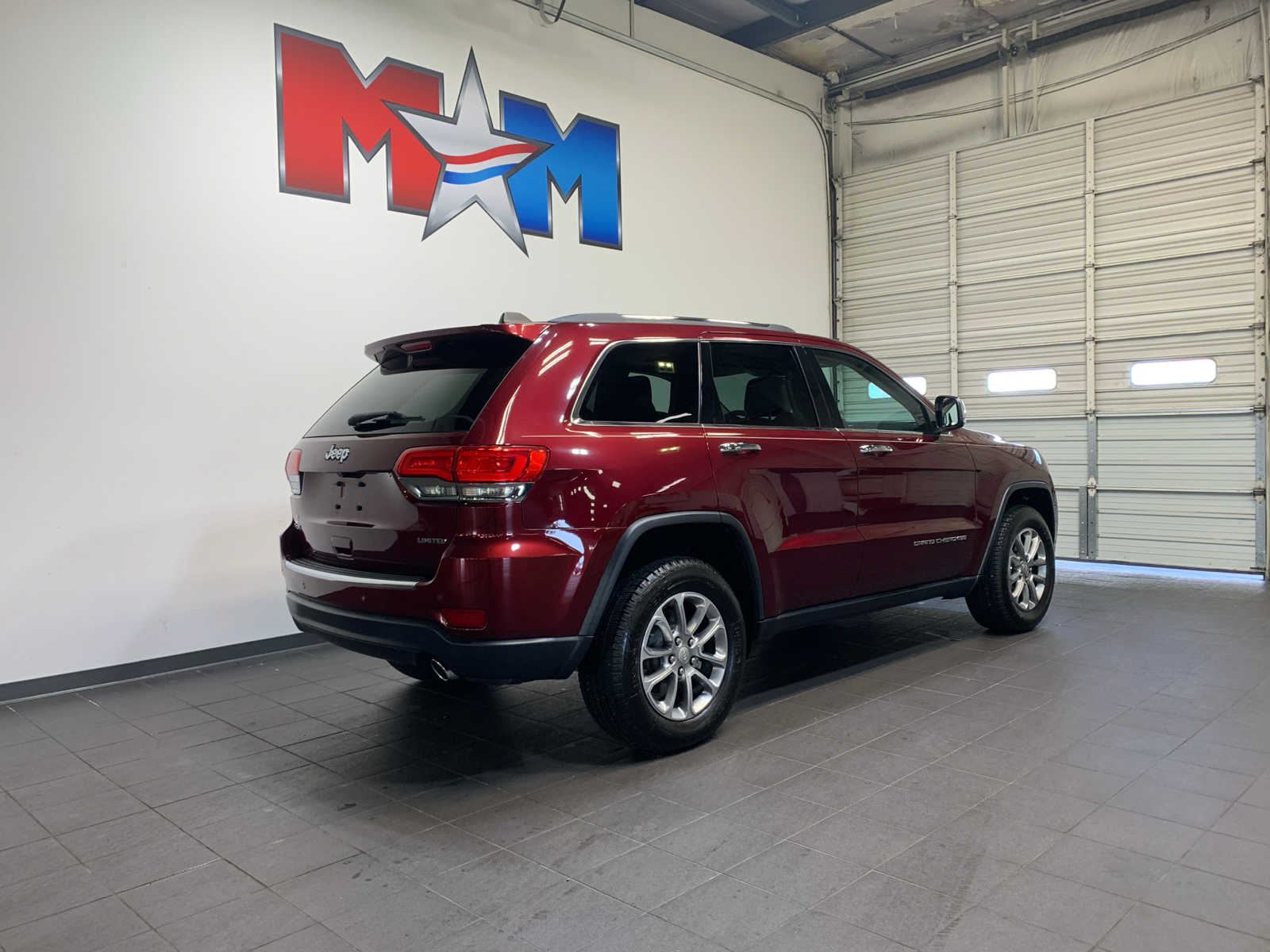 used 2016 Jeep Grand Cherokee car, priced at $24,489