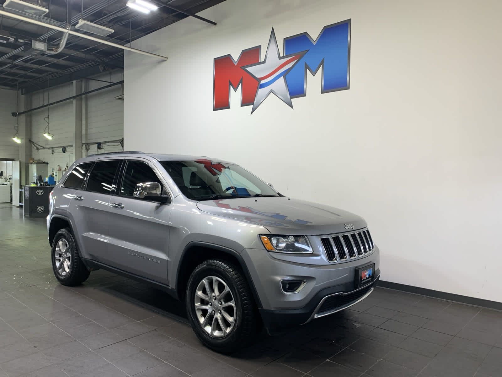 used 2015 Jeep Grand Cherokee car, priced at $20,485