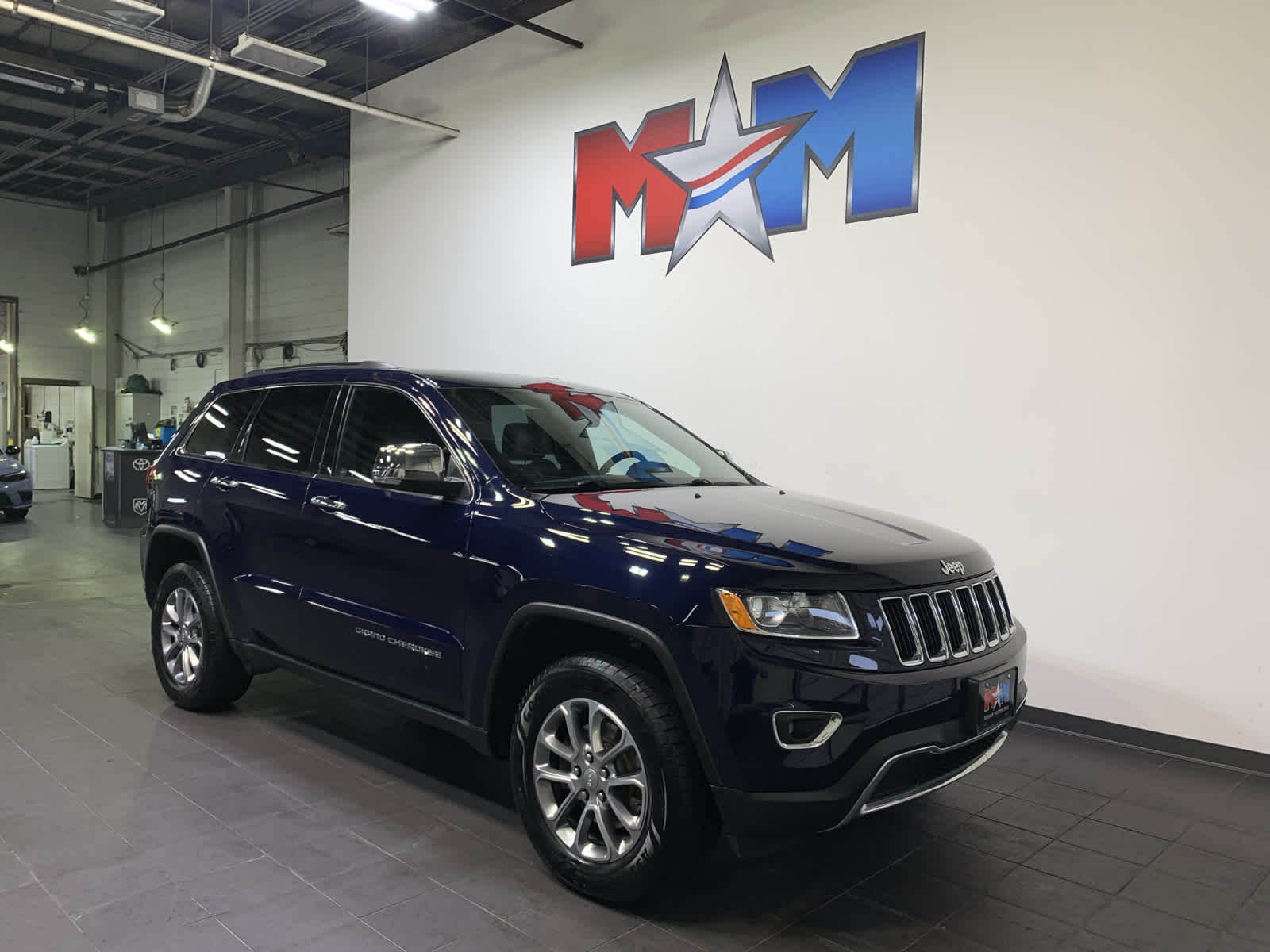 used 2016 Jeep Grand Cherokee car, priced at $23,389