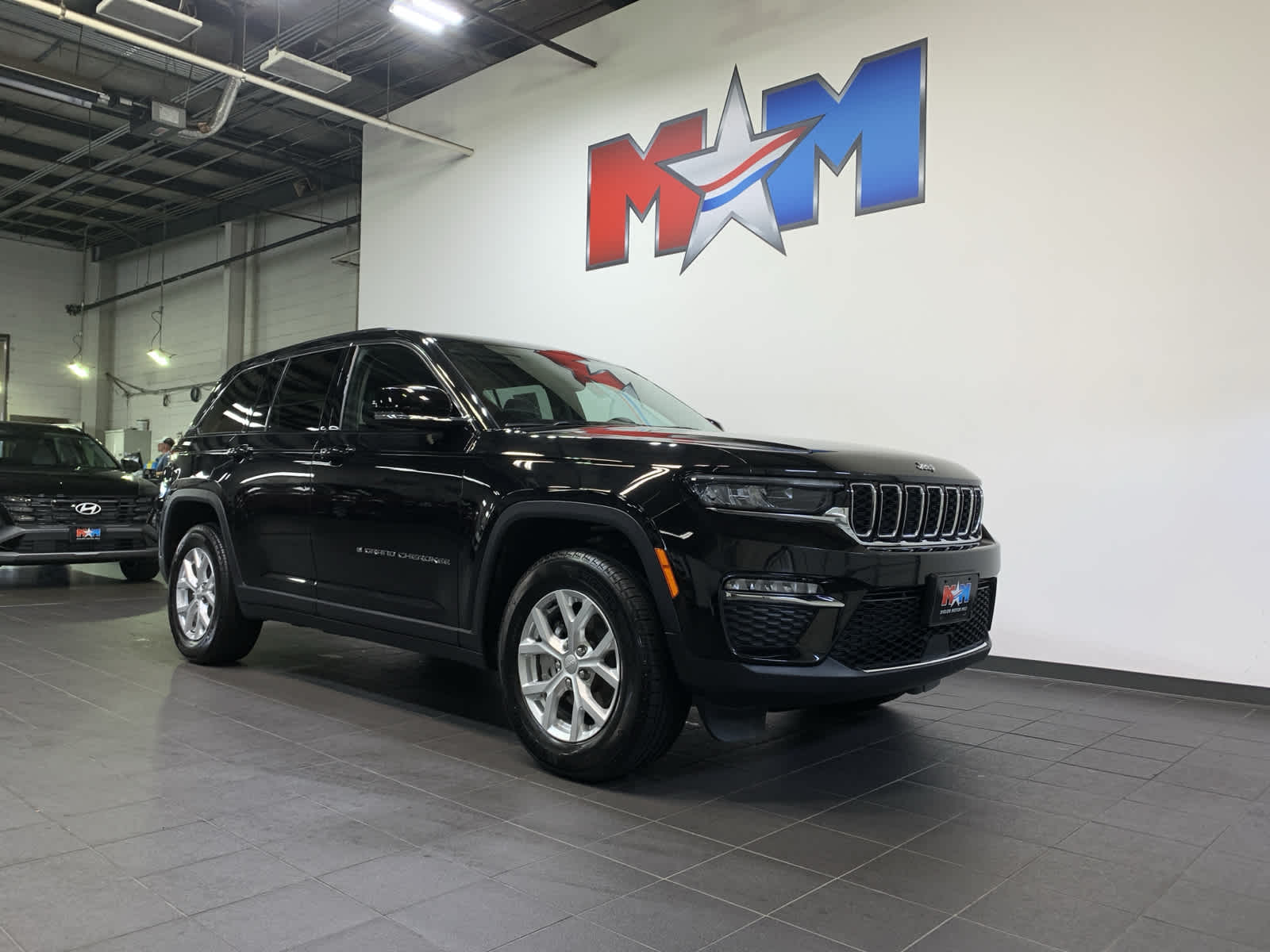 used 2023 Jeep Grand Cherokee car, priced at $38,485