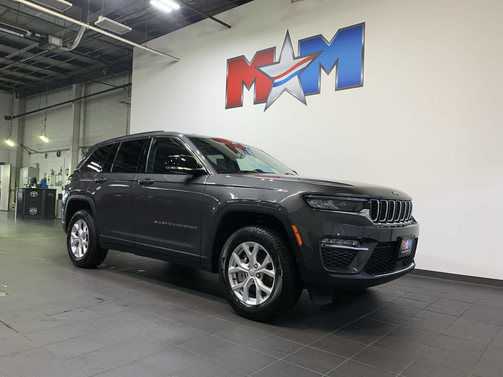 used 2023 Jeep Grand Cherokee car, priced at $37,485