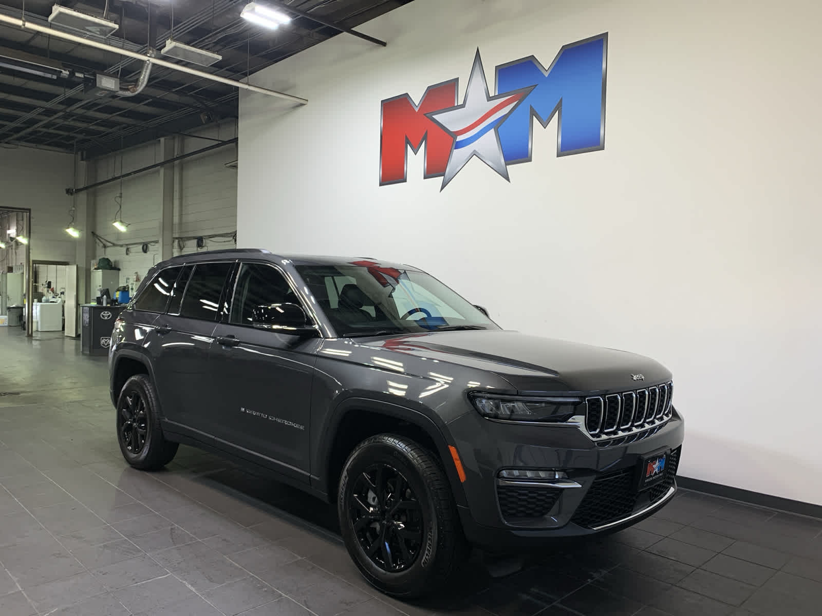 used 2022 Jeep Grand Cherokee car, priced at $40,988